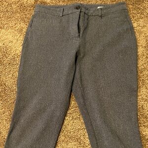 LOFT. Gray Dress Pants. Size 10 CURVY. Ankle Pants. Perfect pants for sandals.